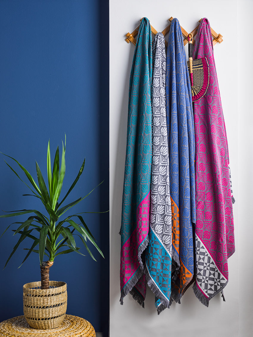 Turquoise 'Chichen Itza' Throw Blanket