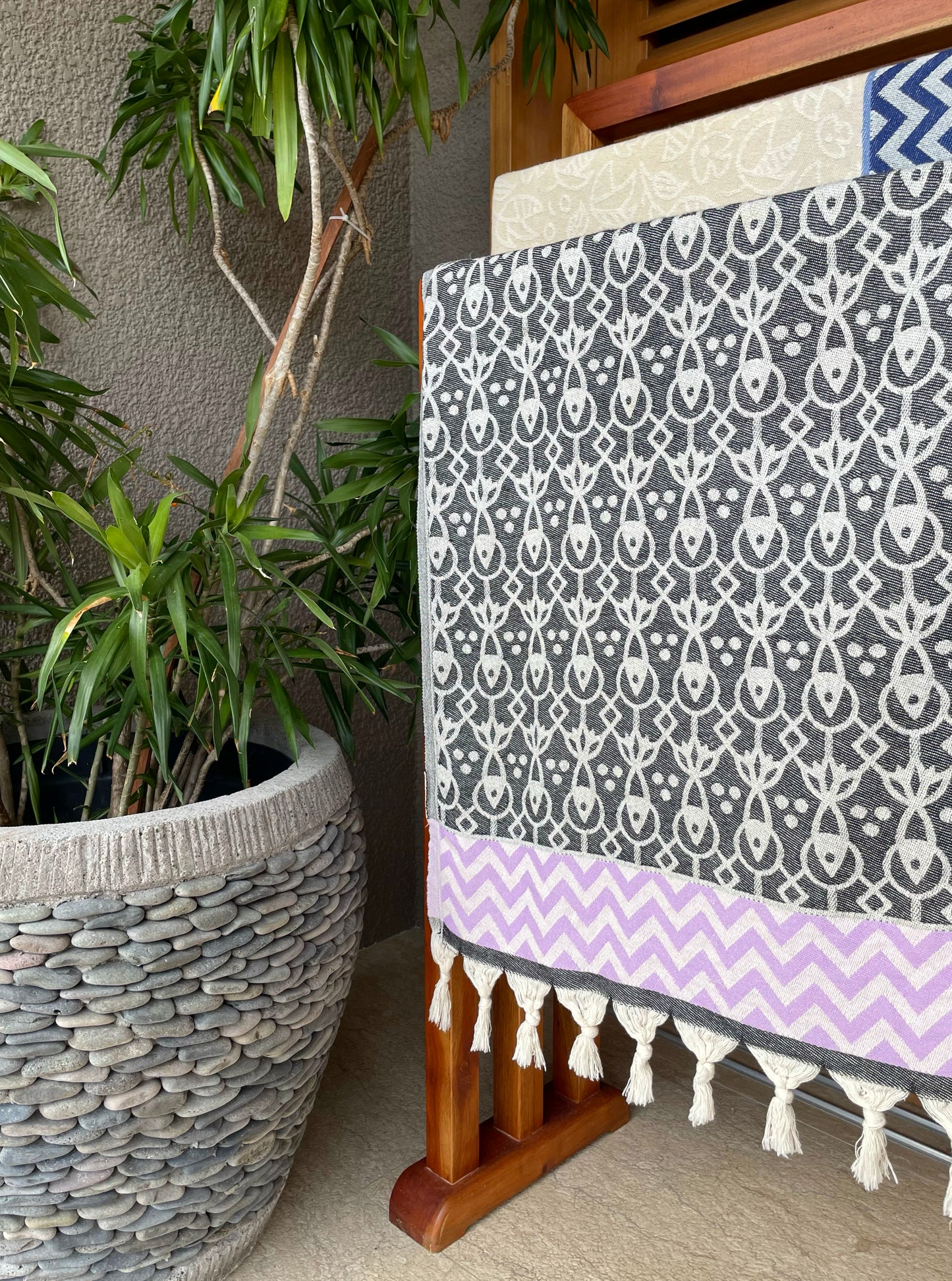 Black 'Mahi' Peshtemal